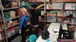 Göğüslü MILF Memur Hırsız Adamı Sertçe Hakimiyet Kuruyor!