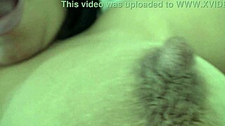 Stepmom franceză lasă fiul vitreg virgin să exploreze pizda și fundul ei