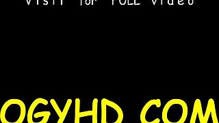 Young Nympho Old Man ke Lund ko Chaati Hai Wild Hardcore Missionary Action mein Bed par