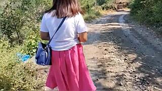 Étudiante pinay esquive le paiement après une session sauvage