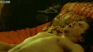 Carice Van HoutenがMelisandreとしてGame of Thrones 2013のセックスシーン