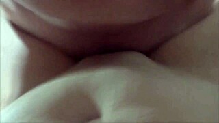 Πολλές γαμήσι στο σώμα της μικρής πόρνης μου κόκκινης