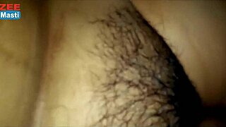 Istri Matang India digenjot keras di pertemuan kamar tidur panas