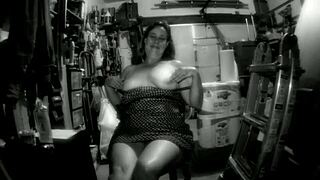 אני נרגשת להציג את הגוף המילפי העבה שלי וכוס שערות עסיסית