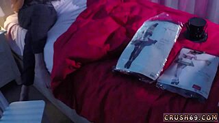 أب زوج ينيك ابنة زوج صديقه بينما زوجة الأب بعيدة في عائلة ستروكس