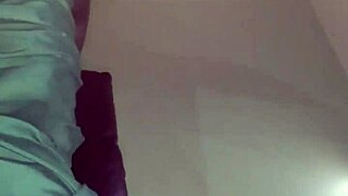 Gammal man befruktar mogen milf med creampie