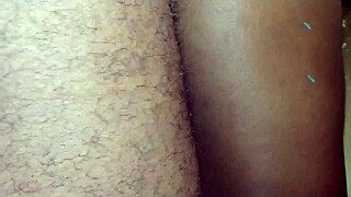 非洲裔奶奶说阴道疼时瘦 MILF 在偷窥窗操陌生人