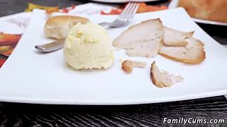 情感动漫后宫群交与Penny Flame和粗暴军男孩