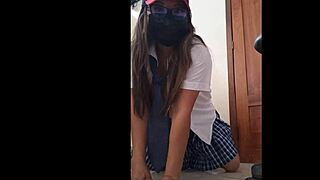 वाह! फिलिपिनी युवती निर्देशक के ऑफिस में सेक्सी डांस करती है!