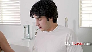 继母Joslyn Jane在艰难时刻支持我