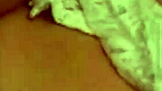 おい、この巨乳フランス人ミルフのホットなアニメポルノ見たい？