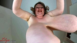 หน้าอกใหญ่ของฉันใหญ่กว่าคัพ KK มั้ย?