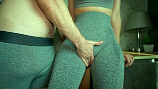 Йога панталоните на мащехата ме подлудяват за догистайл крем пай