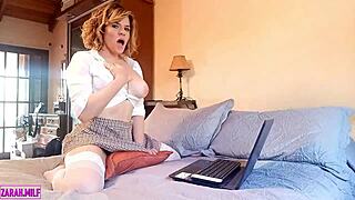 Учительница кончает внутрь в тугую задницу ученицы