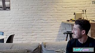 Ladylyne primește oaspetele cu deepthroat și călărie