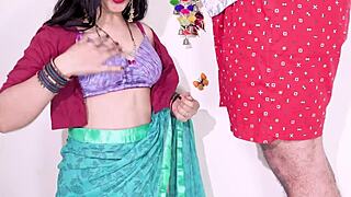 תחת צר של מילף חמה נמתח חזק במשחק אנאלי