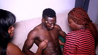 万圣节3P，和戴面具的美女们