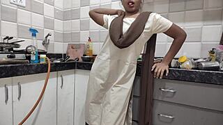 性感印度妹子大学后被继兄猛干，印地语版