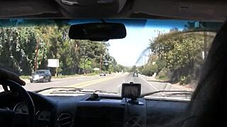 Μια φορά, μια πορνίδα μαμά με ψάρια έγλειψε την πούτσα της σε τρελή καουμπόικη δράση