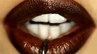 מילף שדופה אבה אדמס לוקחת זין ענק, וואו!