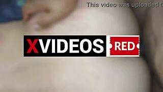 Γάμησα τη μητέρα του καλύτερου μου φίλου στον σφιχτό κώλο της