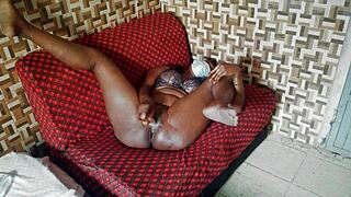 Queensandypussy potrzebuje kogoś, kto wypełni jej kremową cipkę