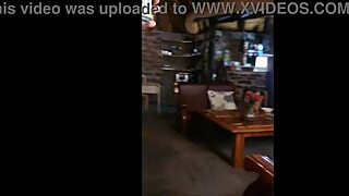 Kävelen baariin kyrpä ulkona pikkuhousuissa oluen perässä