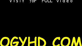 Mladý anjel tvrdý drilovaný starým capom v divokej relácii!