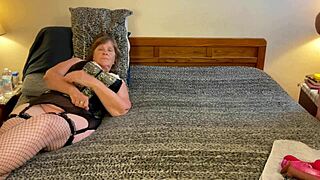 Η γιαγιά Κάρμεν Άντζελ ρουφάει πούτσα σαν επαγγελματίας γριά πόρνη