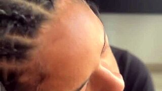 Blowjob POV sa ogromnim BBC-om od seksi amaterskog para Nysdel u akciji!