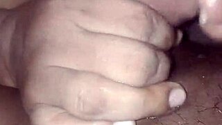 Blowjob-ul fierbinte al mamei vitrege lasă pe toți fără cuvinte la petrecere!