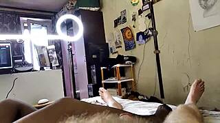 Aimee Milf calda regna come regina delle troie sposate che succhiano cazzi