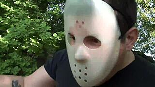 Аматьорска секси маца се справя с огромен кур с еротична ръчна в HD