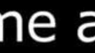 Fit MILF dráždi svoj sexy zadok v tesných legínach