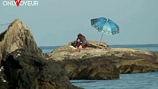 Tournage voyeur plage vire sexe hardcore sous soleil !