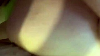 زب كبير يدخل مؤخرة ميليف بنية فاجرة. إنه جنون شرجي خالص!