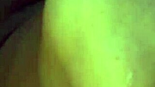 बिग ऐस एशियन मिल्फ बाहर ज्यूसी बूब्स और हैरी पस्सी दिखाती है