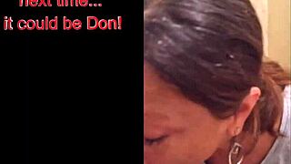 Rijpe Candi Annie zuigt pik en slikt sperma op commando