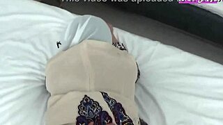 شاهد هذه الميليف العربية ذات الطيز الكبيرة تستمتع بالجنس المنزلي المنتهي بقذف