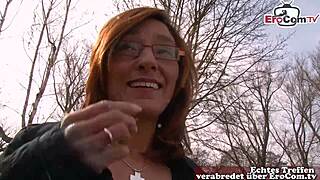 Tysk husmor samlet op på gaden for vild sex casting