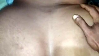 Bokep Indonesia arată călărie intensă de pulă cu nevasta prietenului în clip homemade