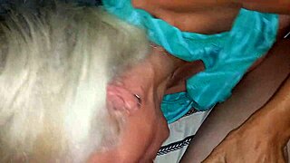 Fan! Busty blond transmilf suger mig och ber om mer!