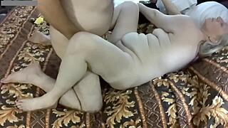 Hot Milf Ngebor Teman Terbaiknya Keras