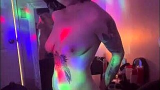 よ、ゴスミルフが巨大なアナルプラグで遊んでるぞ！