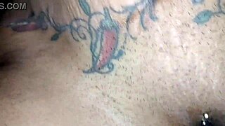 Chcesz zobaczyć, jak ssę nieznajomych w gloryhole na imprezie swingerskiej?