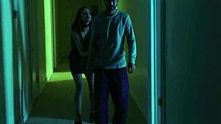 foster kćerka vanna bardot moli pastorka da ćuti. Jaše žestoko da zapečati dogovor.