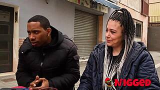 Chloe Funny Devora Su Primera Polla Negra. ¡Hacemos Realidad Fantasías!