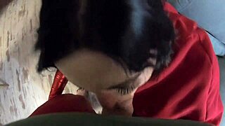 哇哦，圣诞老人抓到饥渴出轨熟女荡妇崇拜屁股和操干！魅力高潮预览