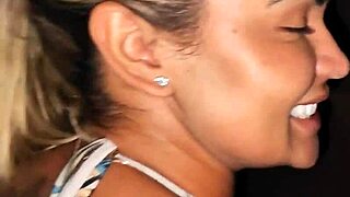 Nattäventyr med exhibitionism när bodybuilder Vagninho knullar Luna Oliveiras röv utan kondom tills creampie sprutar mellan tågvagnar på utomhusjärnväg