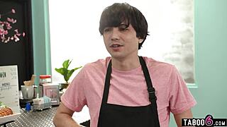 Tette Grandi Milf Matrigna Lauren Phillips Scopata Anale dal Figliastro!